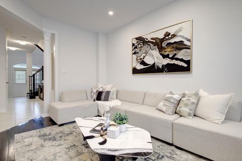 Photo 11 at 378 Lauderdale Drive, Patterson, Vaughan