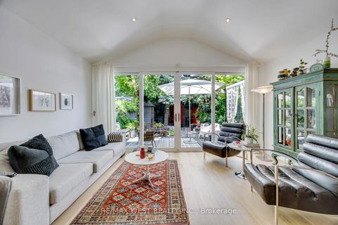 Photo 4 at 80 Rockwell Avenue, Pellam Park, Toronto