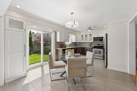 Photo 11 at 63 Bonnycastle Drive, Bowmanville, Clarington