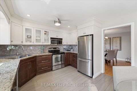 Photo 12 at 63 Bonnycastle Drive, Bowmanville, Clarington