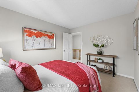 Photo 32 at 63 Bonnycastle Drive, Bowmanville, Clarington