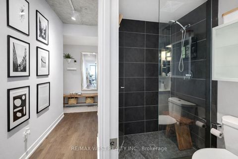Photo 2 at 310 - 650 King Street W, Waterfront Communities C1, Toronto