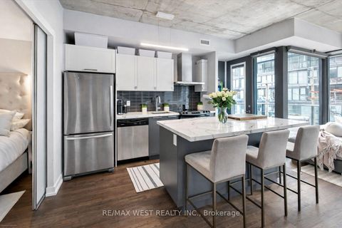 Photo 10 at 310 - 650 King Street W, Waterfront Communities C1, Toronto