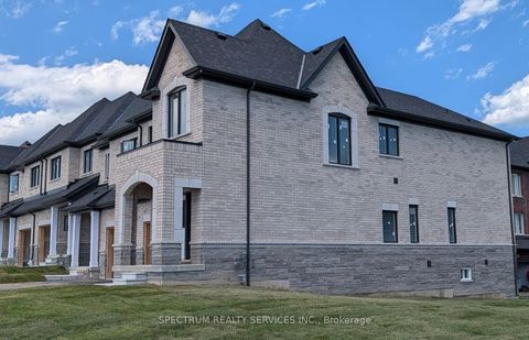 Photo 2 at 1495 Stovell Crescent, Lefroy, Innisfil