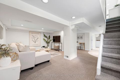Photo 17 at 90 Roselawn Avenue, Eglinton, Toronto