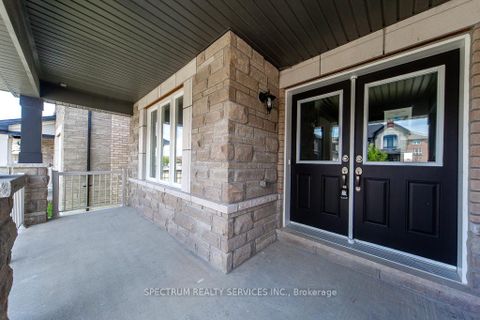 Photo 3 at 1389 Stovell Crescent, Lefroy, Innisfil