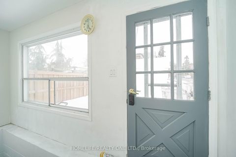 Photo 10 at 104 Benson Avenue, Wychwood, Toronto