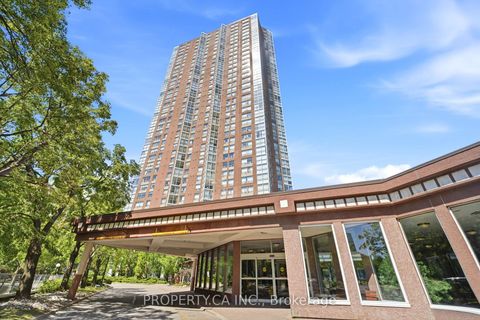 Photo 1 at 1108 - 7 Concorde Place, Don Mills, Toronto