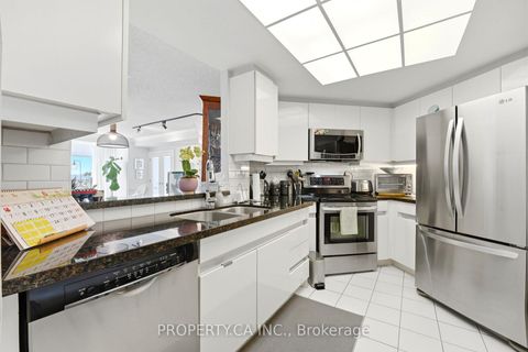 Photo 16 at 1108 - 7 Concorde Place, Don Mills, Toronto
