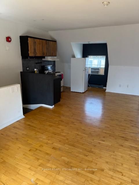 Photo 5 at 1052 Bathurst Street, Annex, Toronto