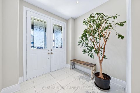 Photo 2 at 1160 Peelar Crescent, Lefroy, Innisfil