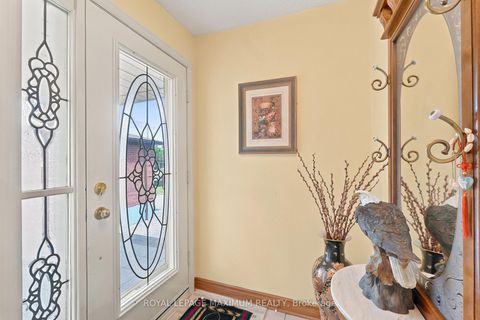 Photo 3 at 21 Diamond Street, West Woodbridge, Vaughan