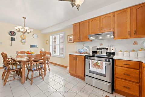Photo 16 at 21 Diamond Street, West Woodbridge, Vaughan