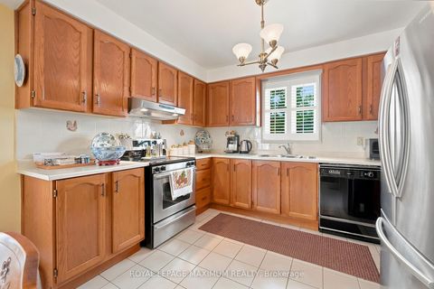 Photo 19 at 21 Diamond Street, West Woodbridge, Vaughan
