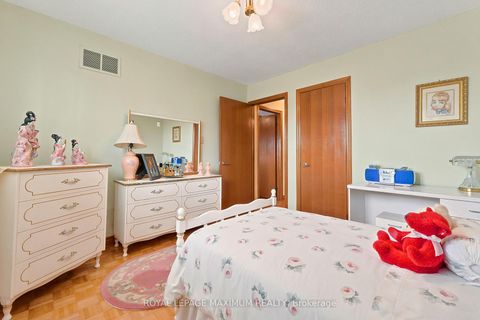 Photo 27 at 21 Diamond Street, West Woodbridge, Vaughan
