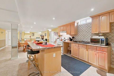 Photo 30 at 21 Diamond Street, West Woodbridge, Vaughan