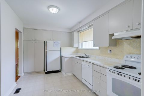 Photo 7 at 72 Cornerbrook Drive, Donalda, Toronto