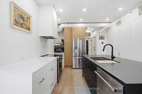 Photo 12 at 39 - 371 Wallace Avenue, Junction, Toronto