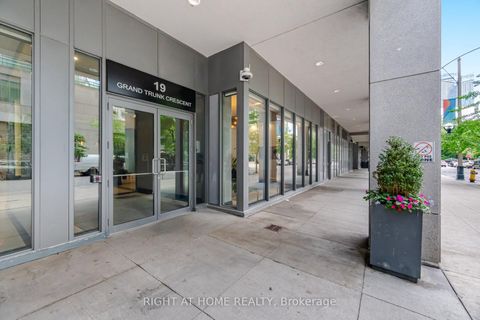 Photo 3 at #2511 - 19 Grand Trunk Crescent, Waterfront Communities C1, Toronto
