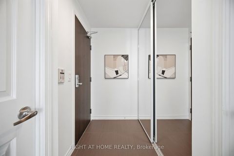 Photo 9 at #2511 - 19 Grand Trunk Crescent, Waterfront Communities C1, Toronto