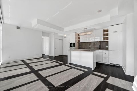 Photo 6 at 303 - 32 Davenport Road, Annex, Toronto