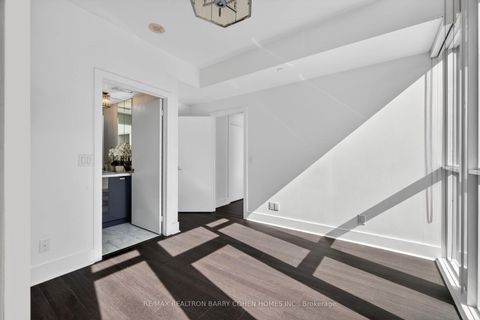 Photo 11 at 303 - 32 Davenport Road, Annex, Toronto