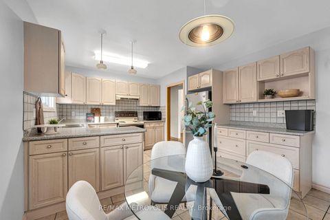 Photo 8 at 76 Harrington Crescent, Steeles, Toronto