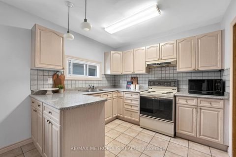 Photo 9 at 76 Harrington Crescent, Steeles, Toronto