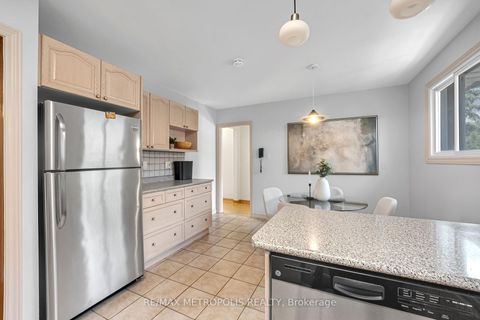 Photo 10 at 76 Harrington Crescent, Steeles, Toronto