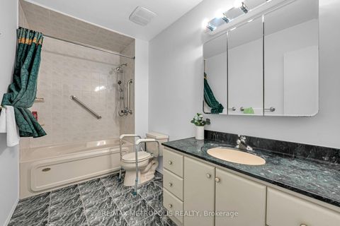 Photo 15 at 76 Harrington Crescent, Steeles, Toronto
