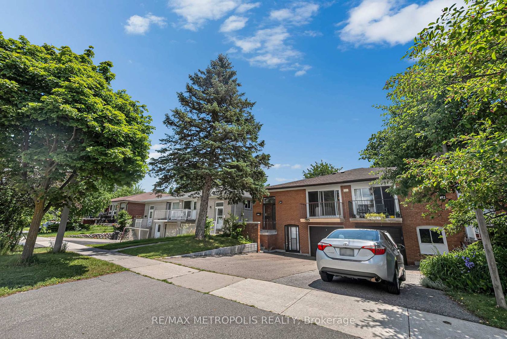 76 Harrington Crescent, Steeles, Toronto 