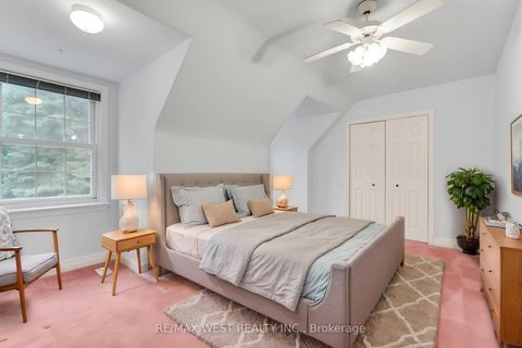 Photo 4 at 18 North Kingslea Drive, Queensway, Toronto
