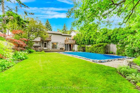 Photo 9 at 18 North Kingslea Drive, Queensway, Toronto