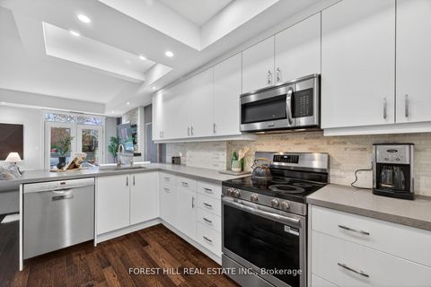 Photo 2 at TH 115 - 500 Richmond Street W, Waterfront Communities C1, Toronto