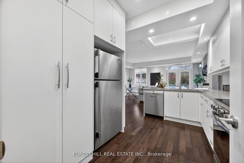 Photo 3 at TH 115 - 500 Richmond Street W, Waterfront Communities C1, Toronto