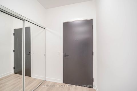 Photo 11 at 1111 - 117 Broadway Avenue, Mount Pleasant West, Toronto