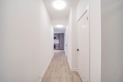 Photo 12 at 1111 - 117 Broadway Avenue, Mount Pleasant West, Toronto