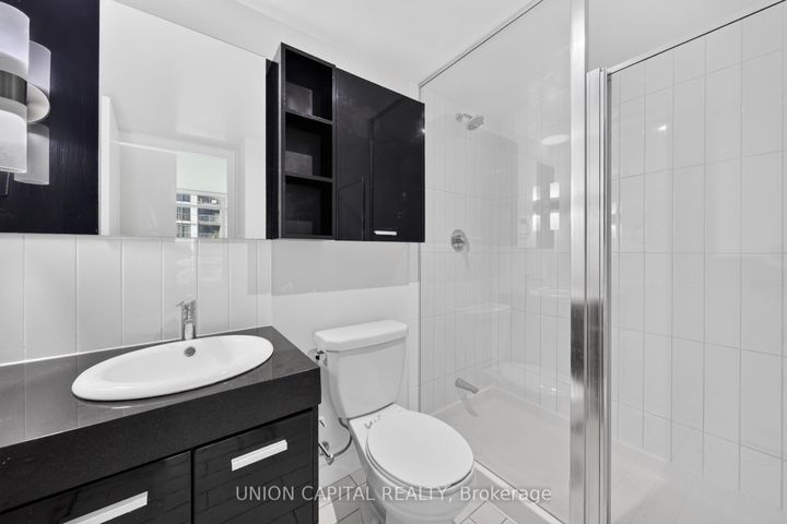 Photo 4 at 315 - 15 Singer Court, Bayview Village, Toronto