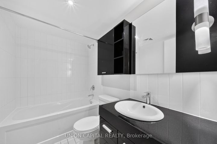 Photo 6 at 315 - 15 Singer Court, Bayview Village, Toronto