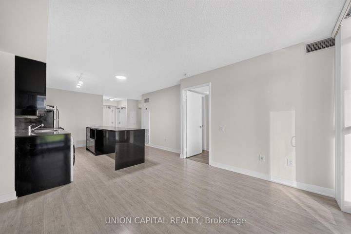 Photo 25 at 315 - 15 Singer Court, Bayview Village, Toronto