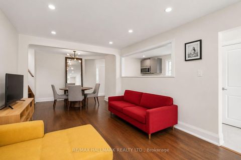 Photo 2 at 8 Davies Crescent, East York, Toronto