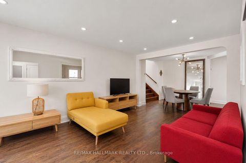 Photo 3 at 8 Davies Crescent, East York, Toronto