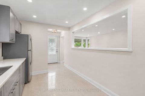 Photo 9 at 8 Davies Crescent, East York, Toronto