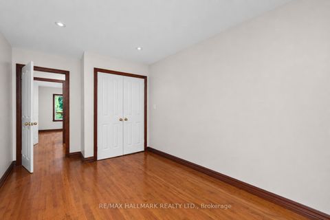 Photo 16 at 8 Davies Crescent, East York, Toronto