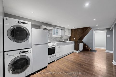 Photo 18 at 8 Davies Crescent, East York, Toronto