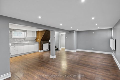 Photo 20 at 8 Davies Crescent, East York, Toronto