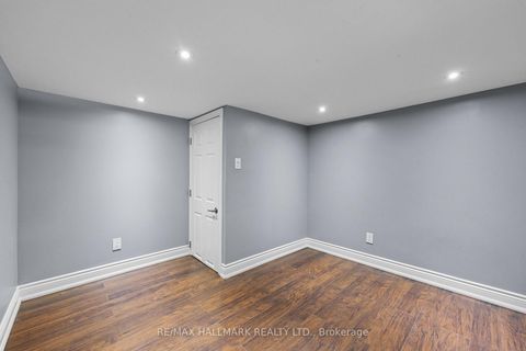 Photo 25 at 8 Davies Crescent, East York, Toronto