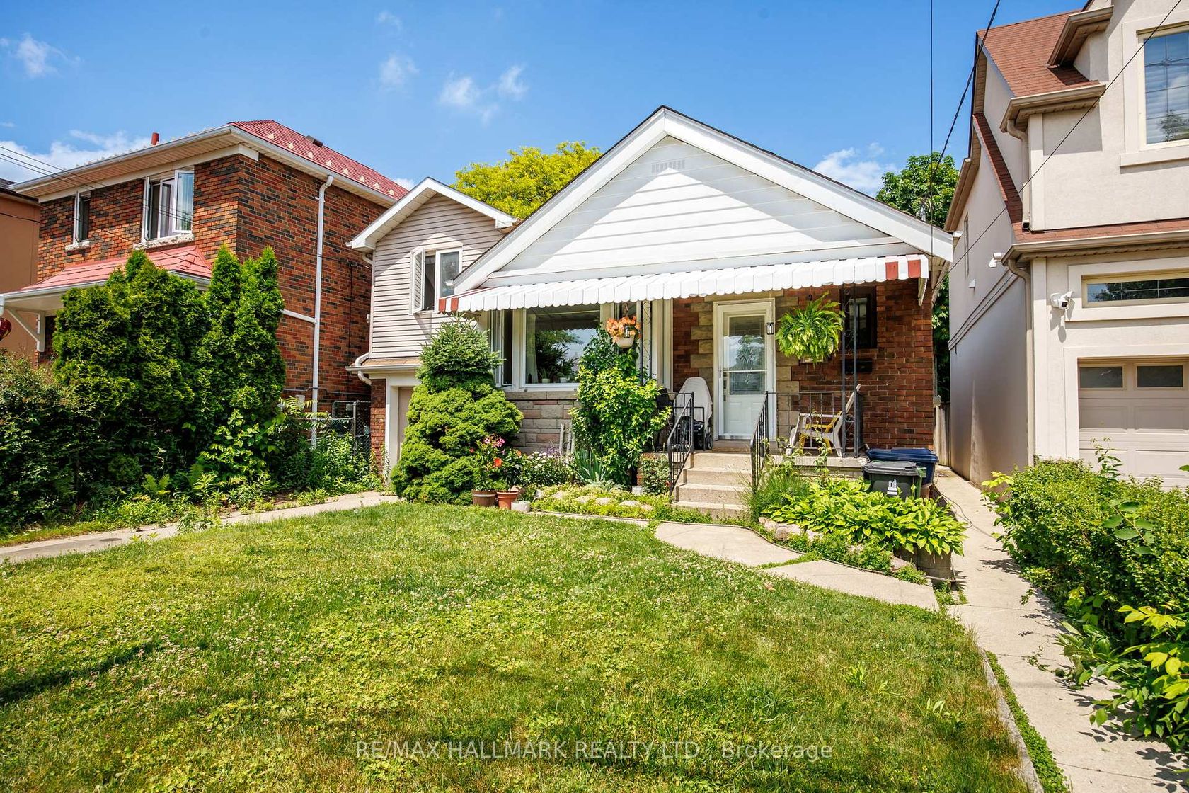 8 Davies Crescent, East York, Toronto 