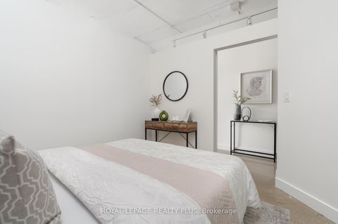 Photo 18 at 1016 - 2 Fieldway Road, City Centre West, Toronto