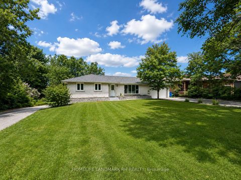 Photo 2 at 88 Riverglen Drive, Keswick South, Georgina